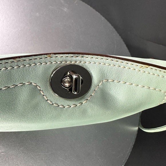 Elegant Mint Green Women\'s Bag pre owned Exellent condition